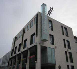 Weihnachtsmann + Kutsche am Stahlseil