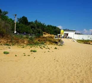 Links die Radaranlage