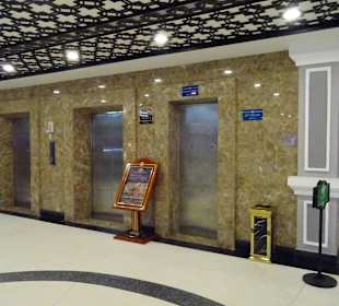 Auch Fahrstühle sind vorhanden