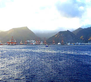 Inselrundfahrt AIDA vom Wasser aus