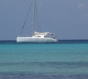 Katamaran vom Strand Saona