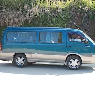 Mercedes Tourbus