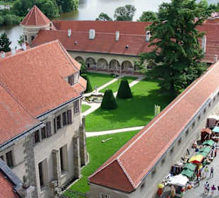 Blick auf den Garten im Schloss vom Turm aus