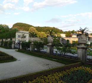 Im Mirabellgarten