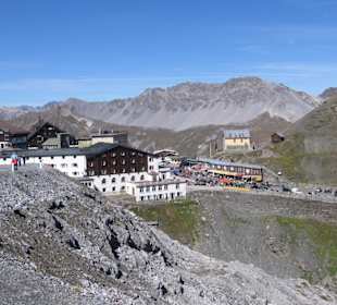 Die Passhöhe mit Gastronomie