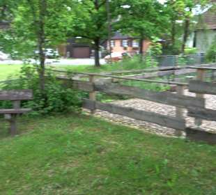Taubenbrunnen bei der Kirche