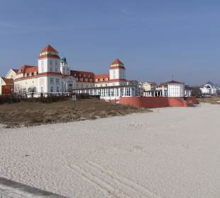 Kurhotel und Strand von Binz