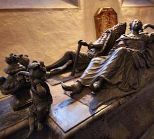 Prächtiger Sarkophag