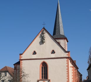 Die Kirche St. Johannes der Täufer in Hofheim Ufr.