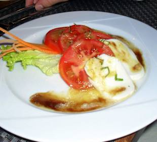 Vorspeise: Tomate Morzarella