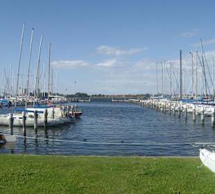 Yachthafen Burgtiefe (hinter dem Hotel)