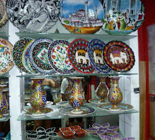 Sehr sauber und Top Geschäfte