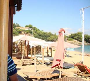 Blick auf das Meer von der Terrasse aus