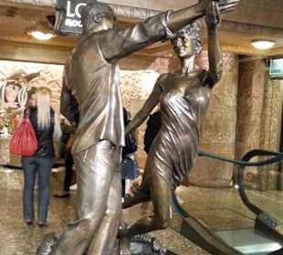 Denkmal von Diana und Dodi im UG vom Harrod's