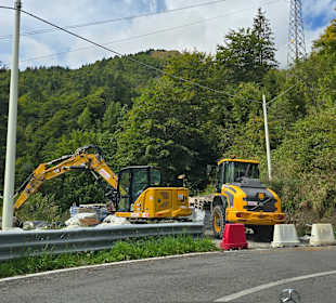 Italy Baumaschinen Plöckenpass