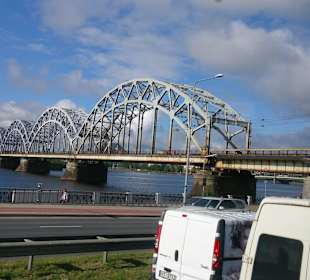Brücke über die Daugava