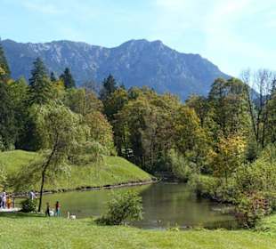 Weg vom Parkplatz zum Schloss
