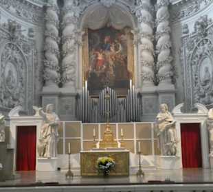 Theatinerkirche am Odeonsplatz