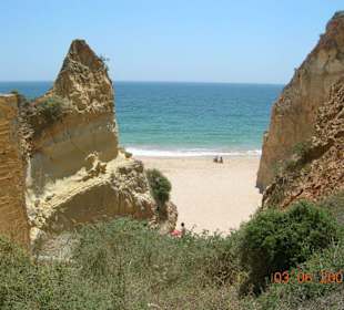 Strand mit Klippenlandschaft in Praia da Rocha