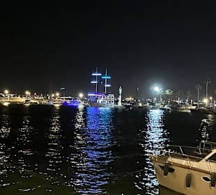 Hafen bei Nacht 
