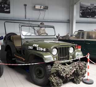 Auch Westfahrzeuge zur Grenzzeit wurden ausgestell