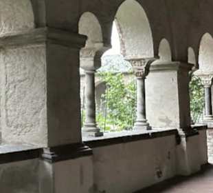 Kreuzgang mit "Paradiesgarten"
