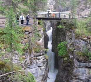 Nr. 4: Einschuss des Maligne River in Canyon