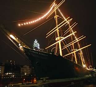 Segelschiff an den Landungsbrücken