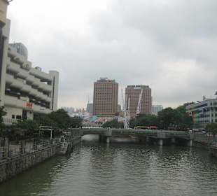 Fluß kurz hinter Clark Quay