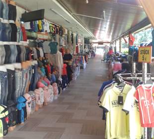 Shoppingmeile direkt am Hotel