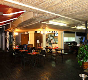 Tische im Restaurant Safari Pizza