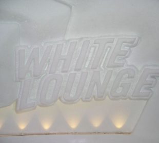 Innenansicht der White Lounge