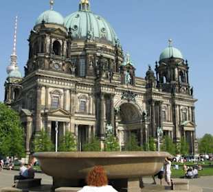 Dom mit Brunnenschale des Lustgartens