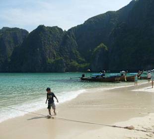 Phi Phi Island "The Beach" vor Touristenansturm
