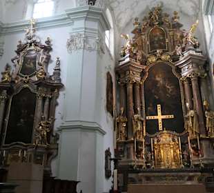 Die prächtig ausgestattete Abteikirche St. Peter