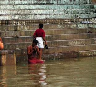 Widok na ghaty z Gangesu