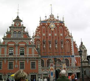 Das Schwarzhäupterhaus gegenüber vom Hotel