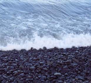 Steinstrand von nah