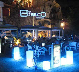 Bianco Bar bei Nacht