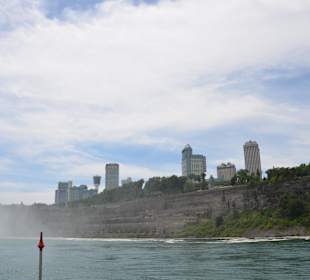 Mit der "Maid of the Mist" in die Niagara Fälle