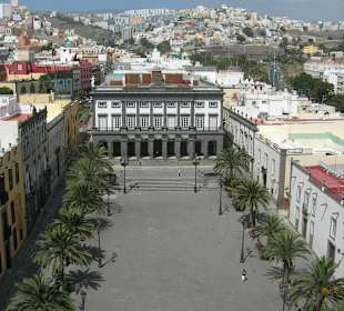 Widok z katedry na plac św.Anny