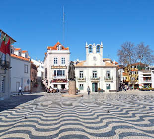 Links Rathaus Cascais