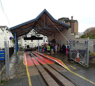 Wir verlassen die Talstation