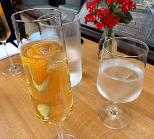 Als Starter der Haus-Cocktail