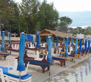 Chansawang Hua Hin Beach Strandliegen