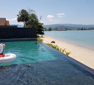 Aussicht vom Restaurant auf den Resortpool