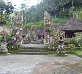 Eingang zu einem Tempel