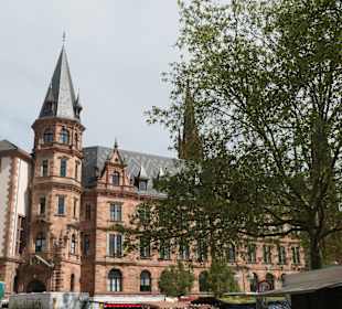 Das Dern'schen Gelände vor dem Neuen Rathaus