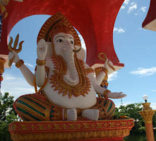 Wat Plai Laem