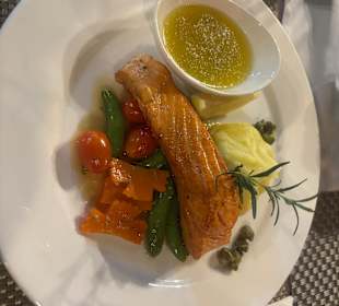 Feine Lachs mit frische Beilage